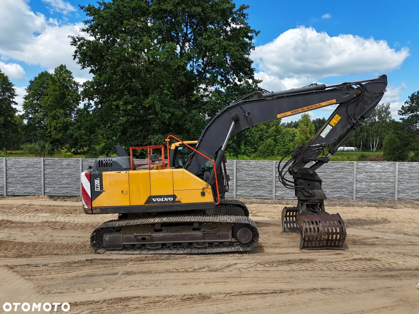 Volvo EC220 DL - 21