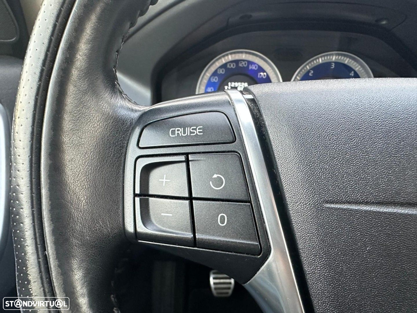 Volvo XC 60 2.0 D3 Drive R-Design - 19