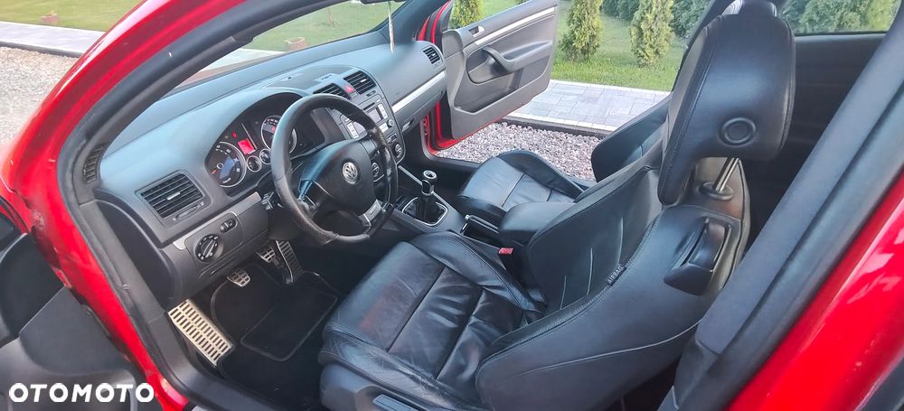Volkswagen Golf - 11