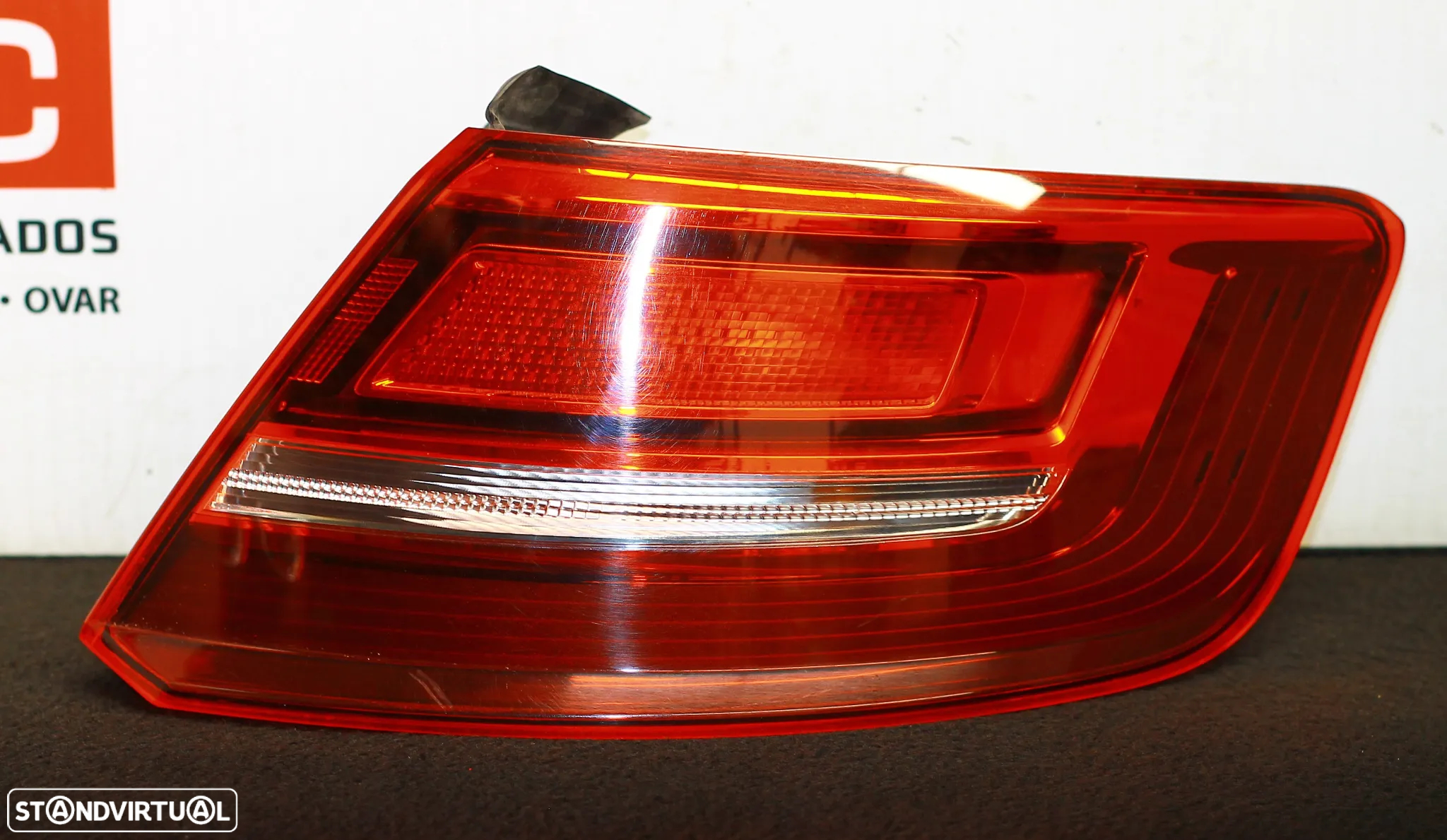 FAROLIM DIREITO AUDI A3 8V - 2