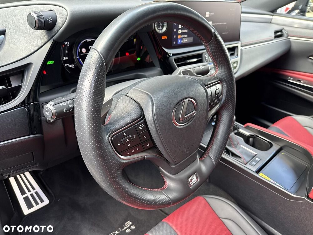 Lexus ES 300h F Sport Edition - 17