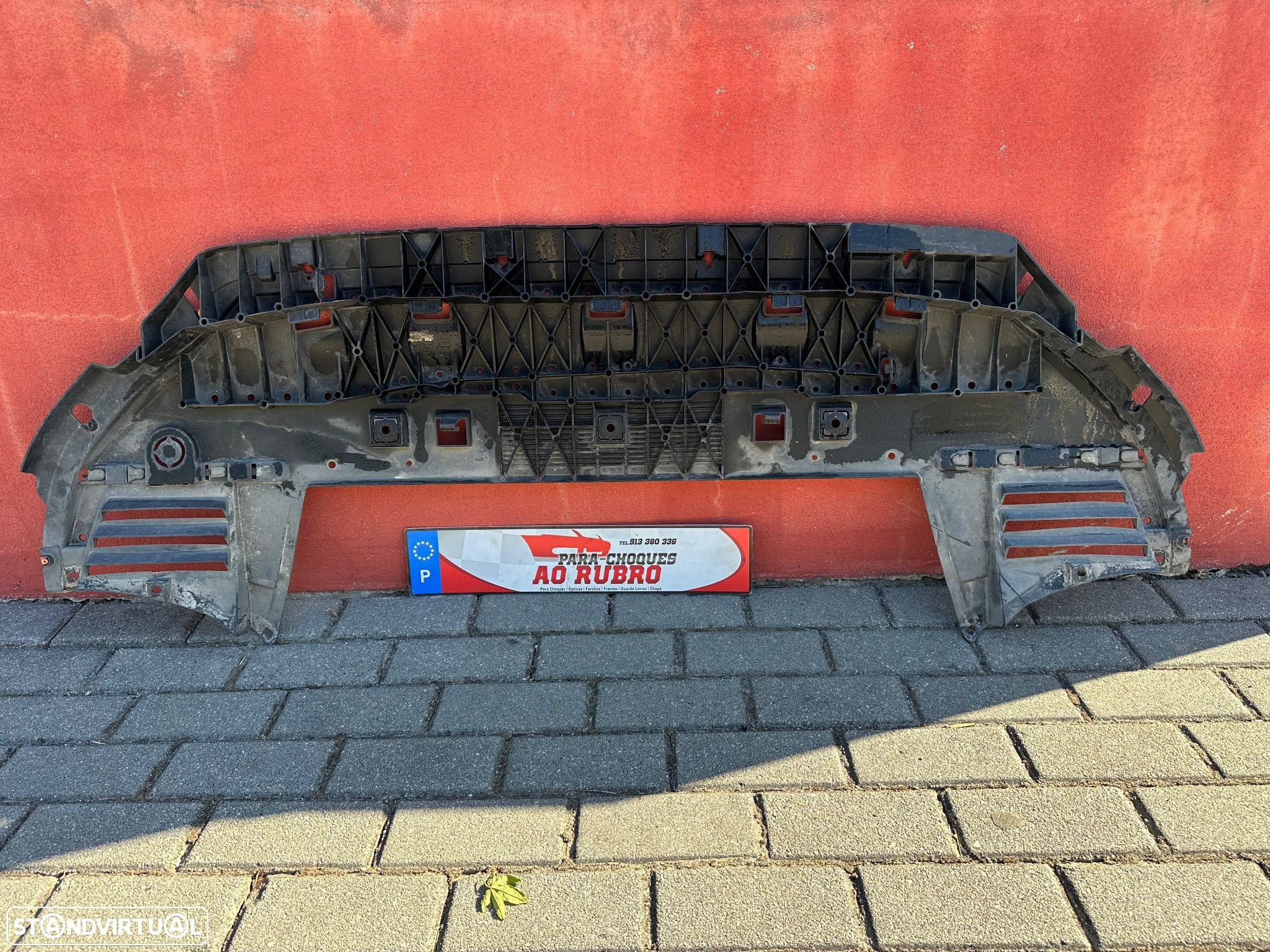 Base inferior parachoque citroen berlingo 2018 - 1