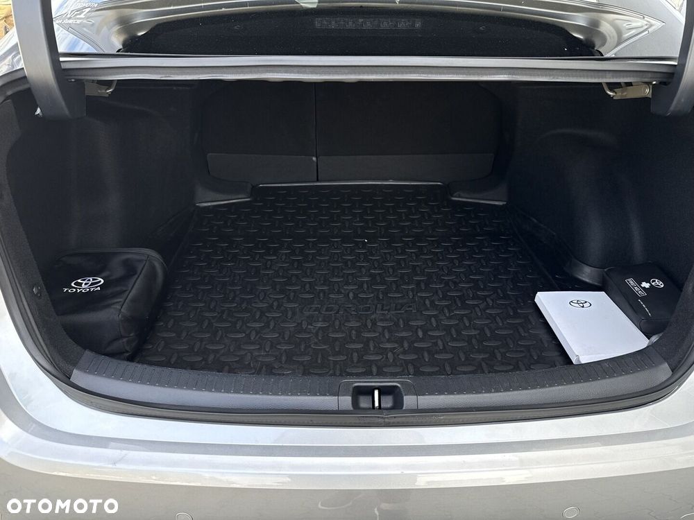 Toyota Corolla 1.8 Hybrid Style - 23