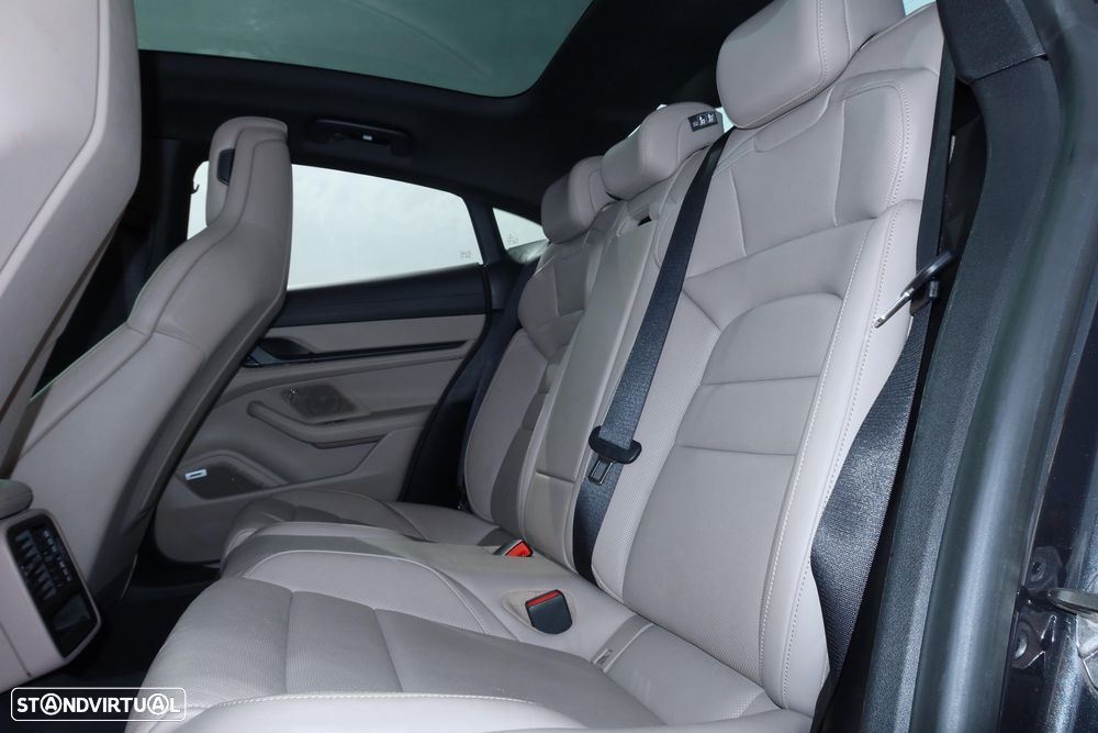 Porsche Taycan 4S Bateria Performance Plus - 13