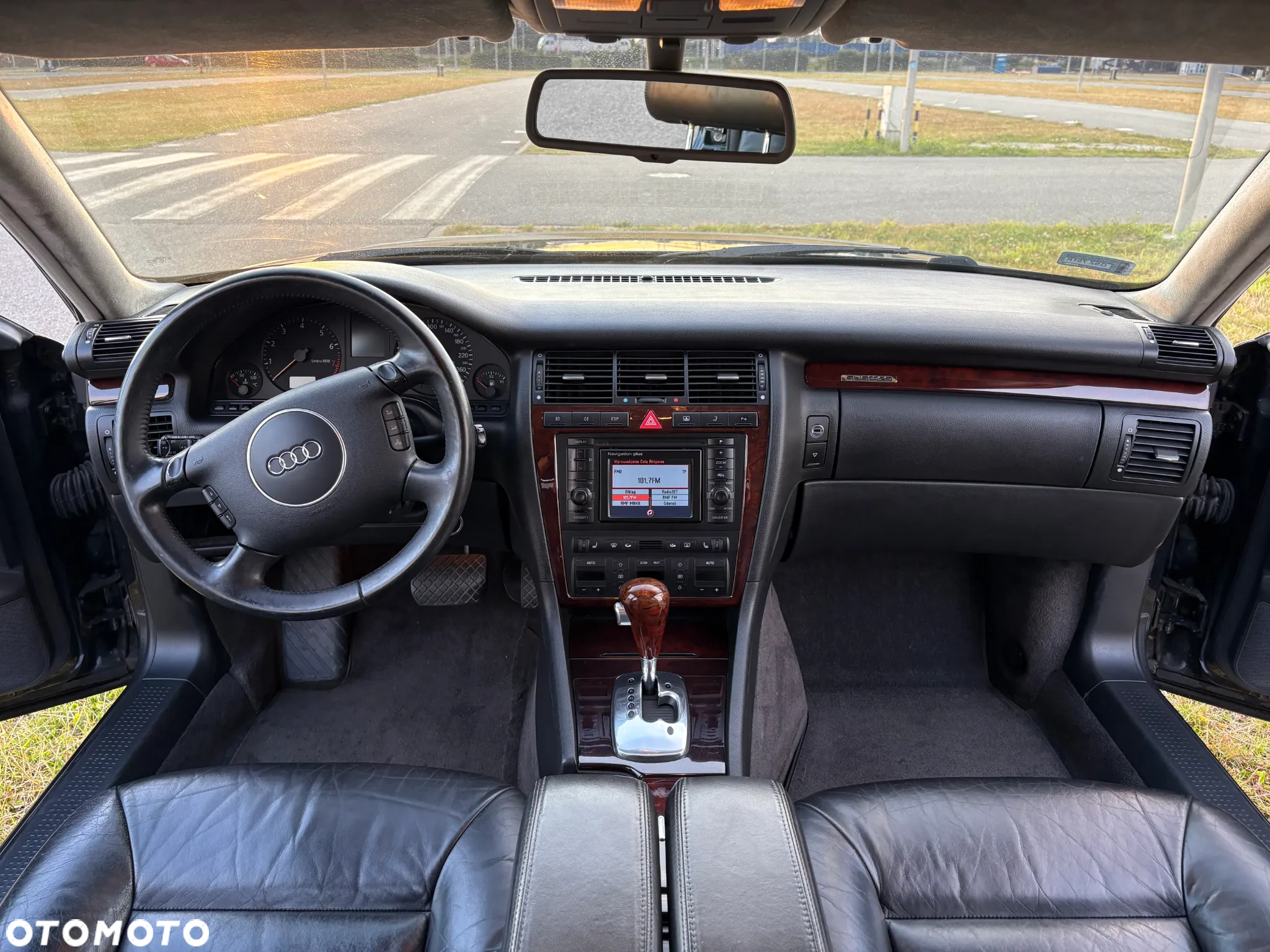 Audi A8 4.2 L Quattro - 29
