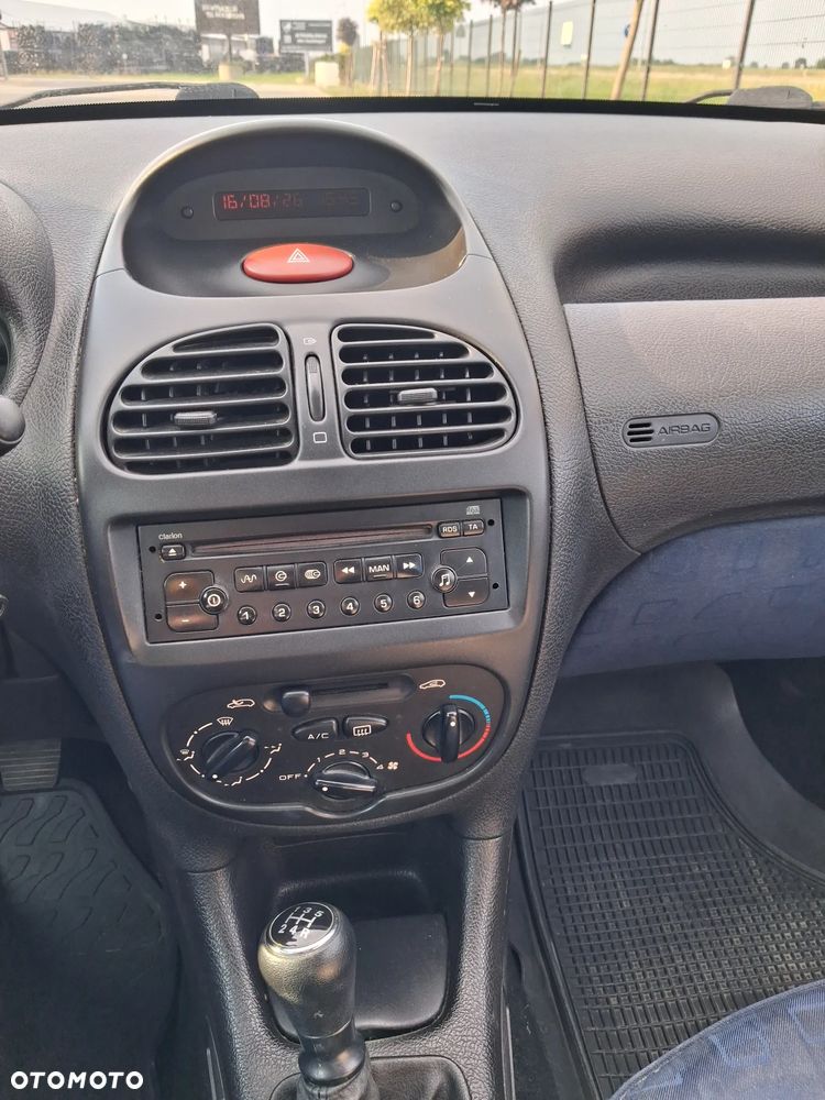 Peugeot 206 - 9