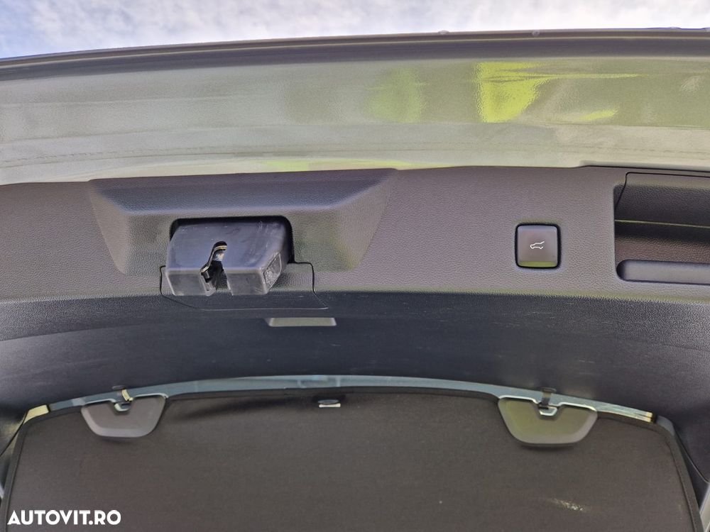 Ford Kuga 2.0 EcoBlue A8 AWD Titanium X - 4