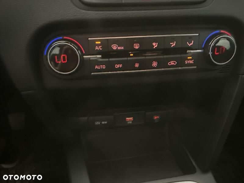 Kia Ceed 1.5 T-GDI M - 17