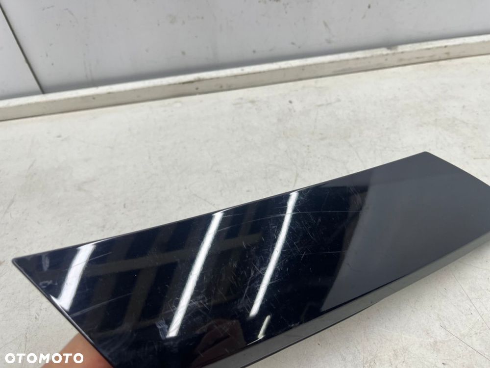 Listwa Mazda CX-3 CX3 14-21r. prawa nakładka tylnego słupka bagażnika boczna karoseryjna maskownica - 8