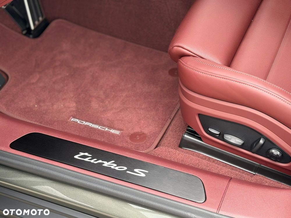 Porsche Panamera - 17