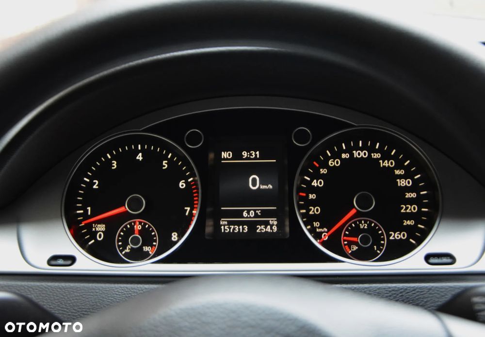 Volkswagen Passat - 16