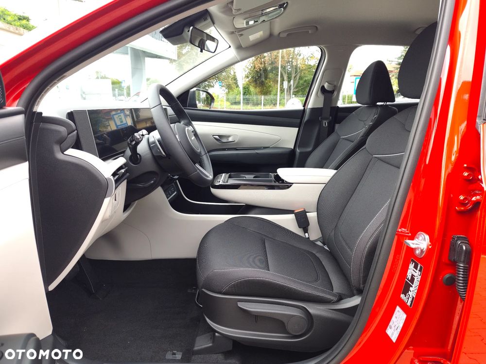 Hyundai Tucson 1.6 T-GDi HEV Modern 2WD - 16
