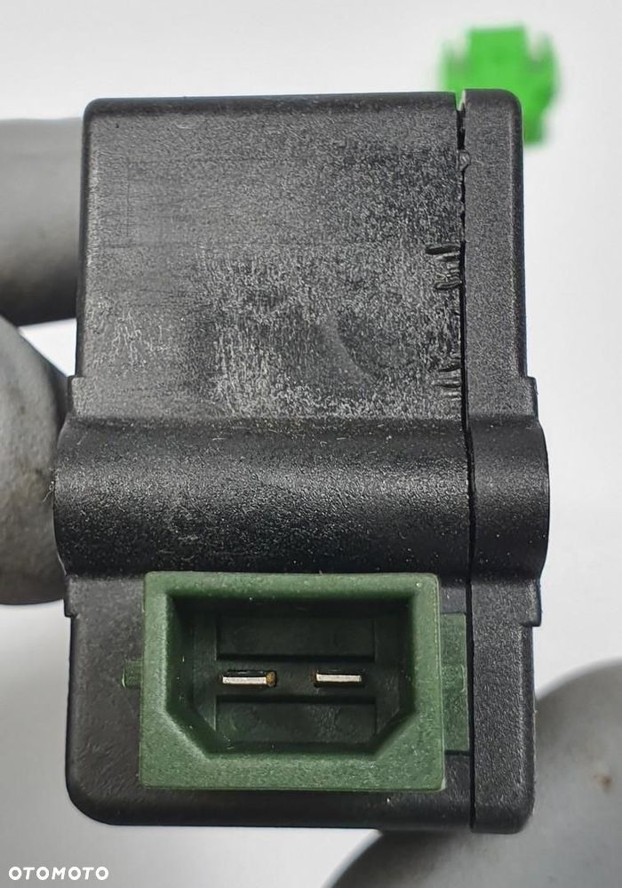 SIŁOWNIK ZAMKA KLAPY BAGAŻNIKA TYŁ AUDI A4 B5 8D5962115B - 2