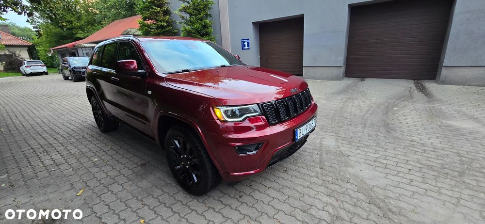 Jeep Grand Cherokee - 37