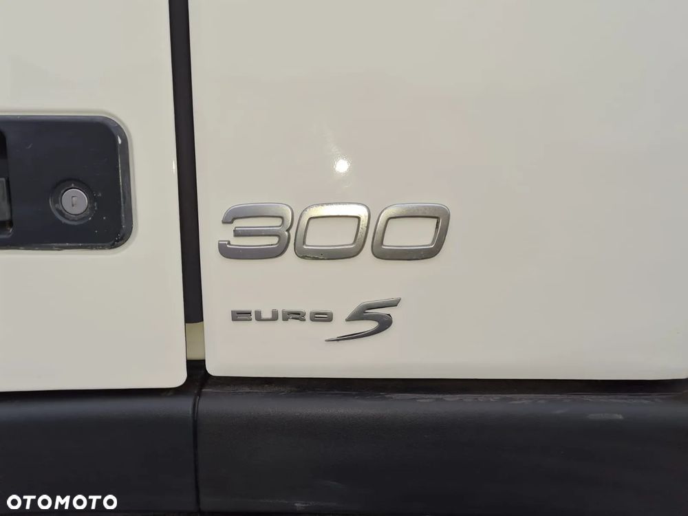 Volvo FM 410 KONTENER IZOTERMICZNY OTWIERANY BOK 18 PALET KABINA SYPIALNA - 24