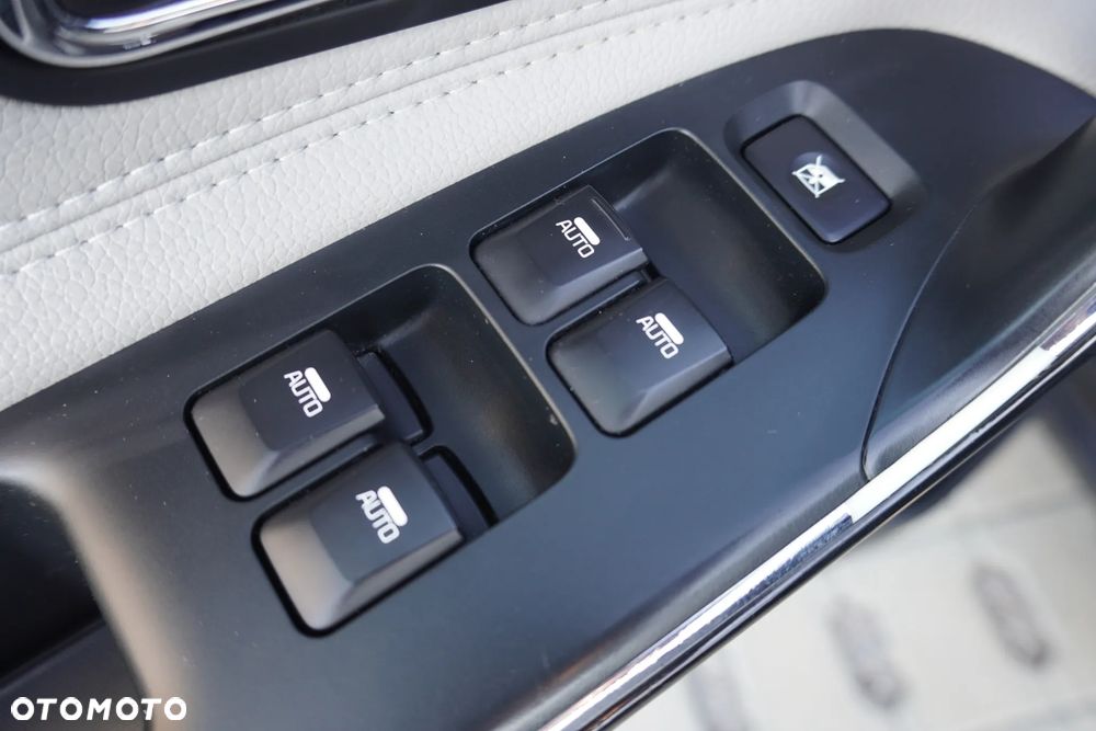 Kia Ceed 1.6 GDI ISG Dream-Team Edition - 30