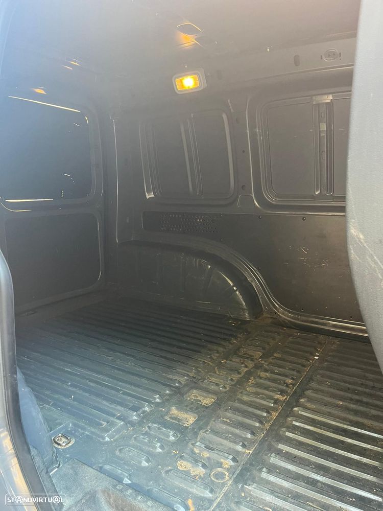 VW Caddy 2.0 TDI - 9