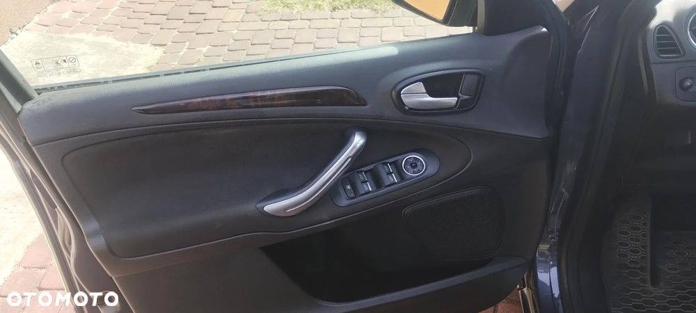 Ford Galaxy 2.3 Ghia - 25