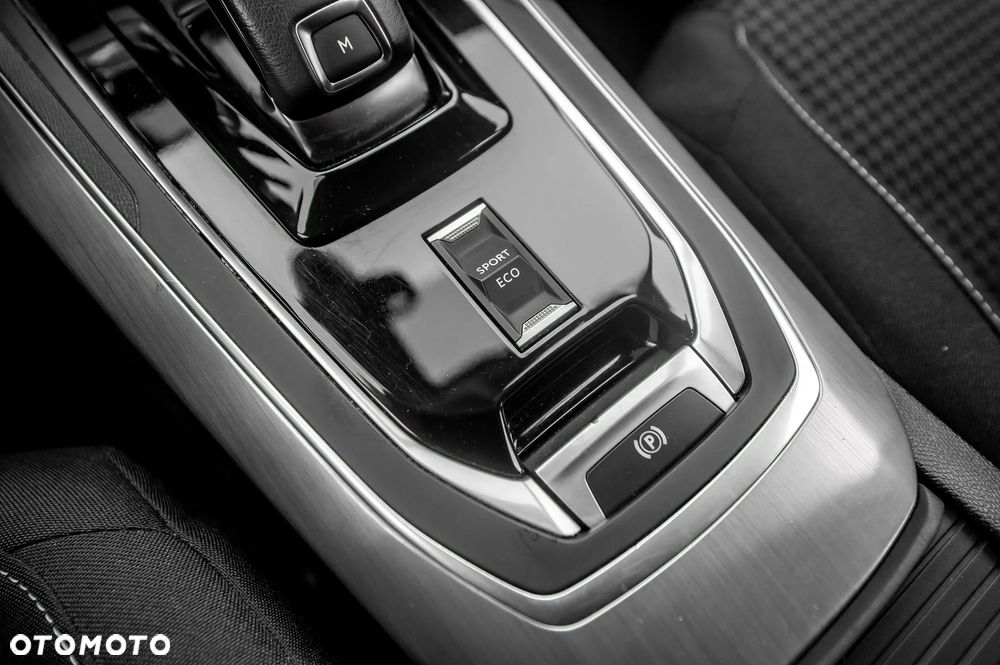 Peugeot 308 BlueHDi 130 EAT8 Allure - 34