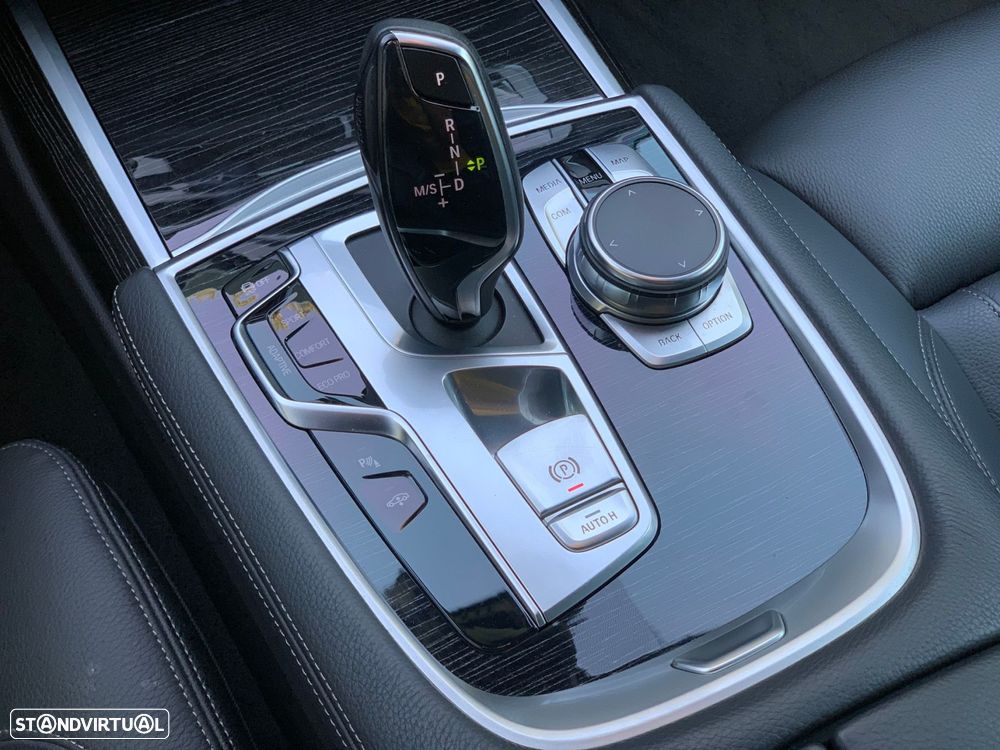 BMW 725 d Pack M - 34