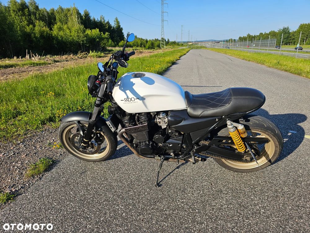 Yamaha XJR - 3