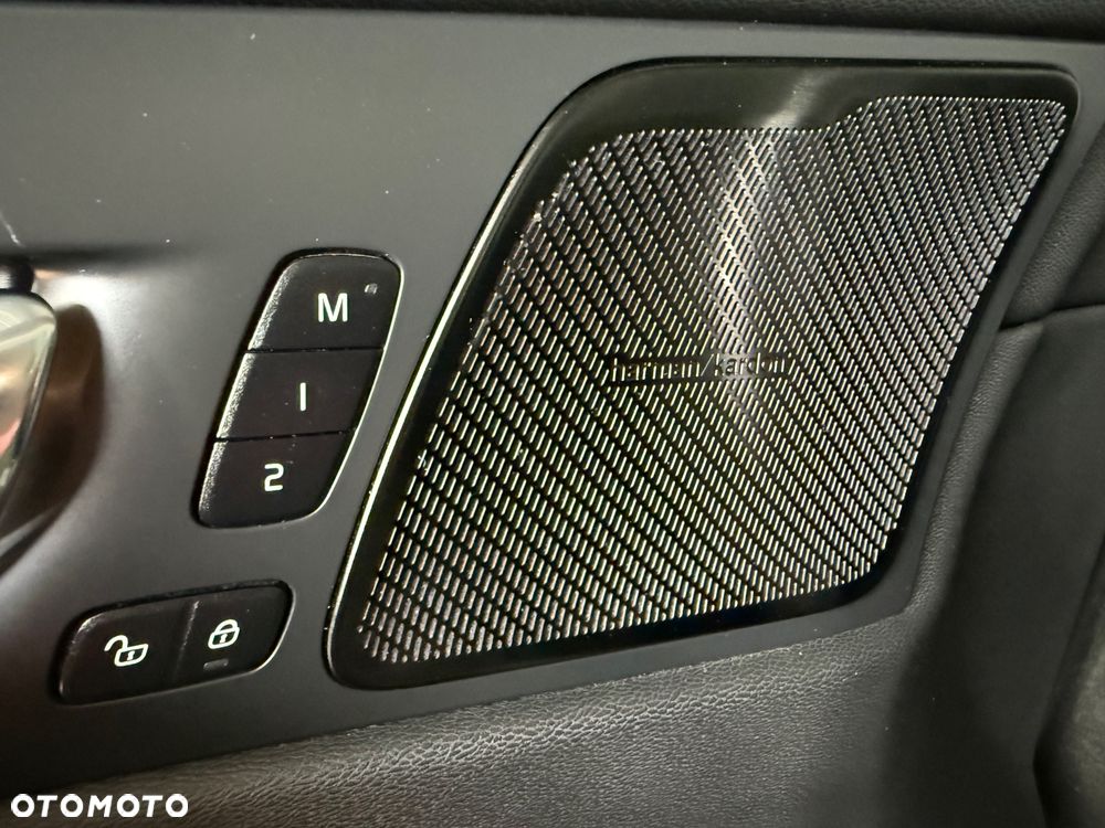 Volvo XC 60 B4 D AWD Geartronic Inscription - 32