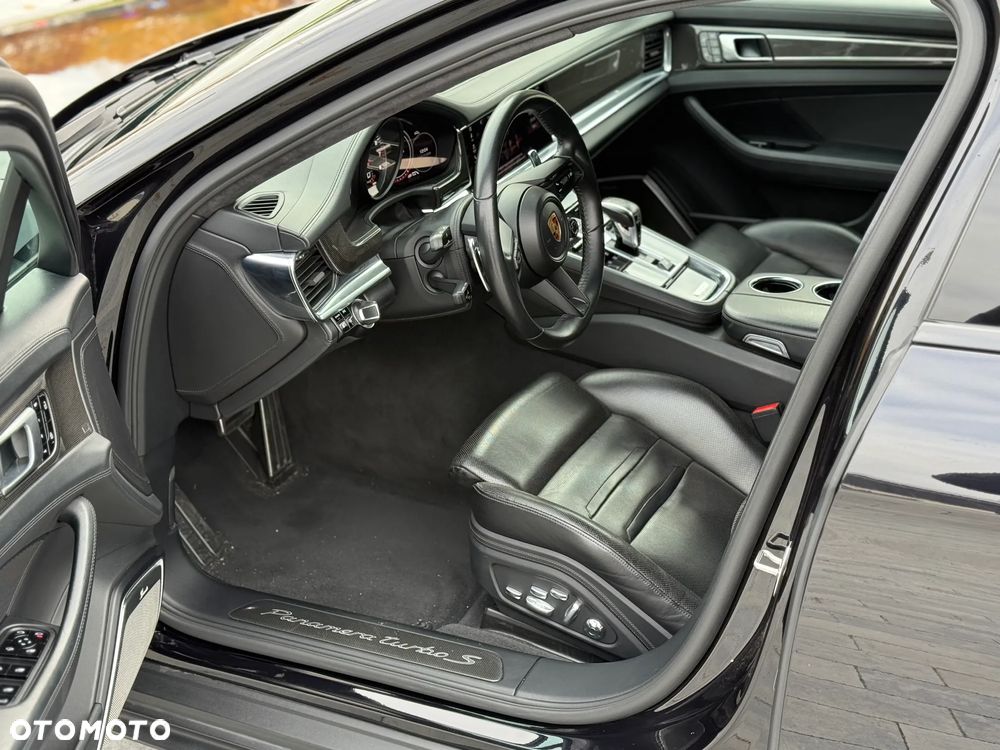 Porsche Panamera Turbo S Executive - 17
