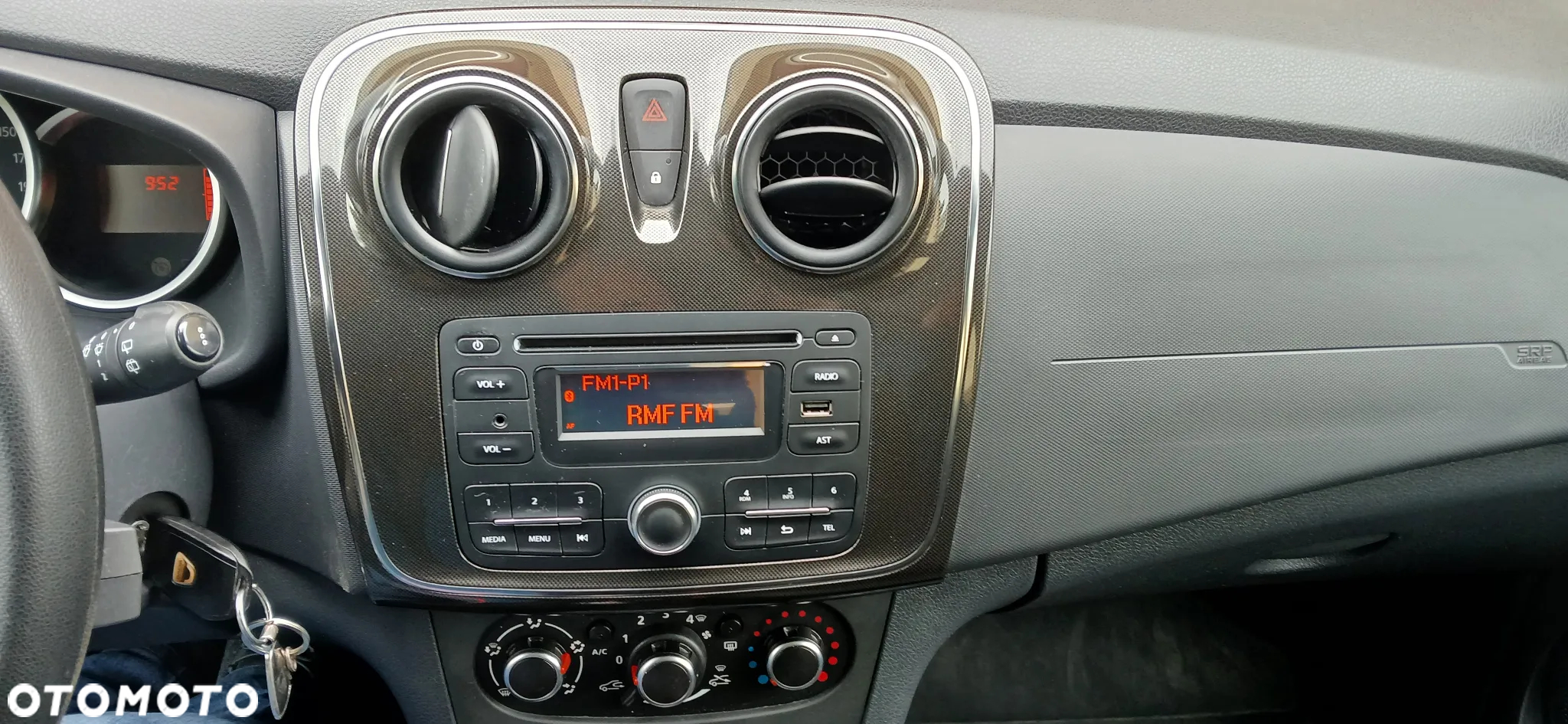 Dacia Sandero 1.2 16V Laureate - 8