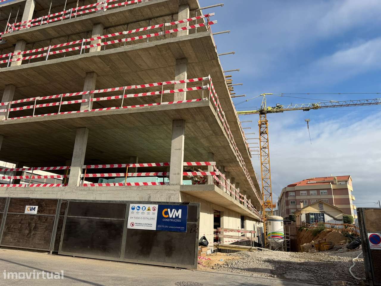 Apartamento T2 + 1 C/ Varanda , L. Garagem e Arrumos | Próximo do mar - Grande imagem: 2/15