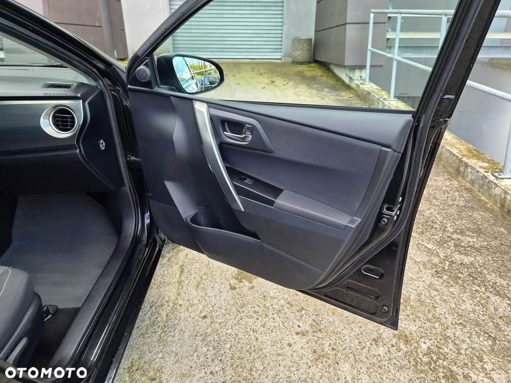 Toyota Auris 1.6 Premium - 20