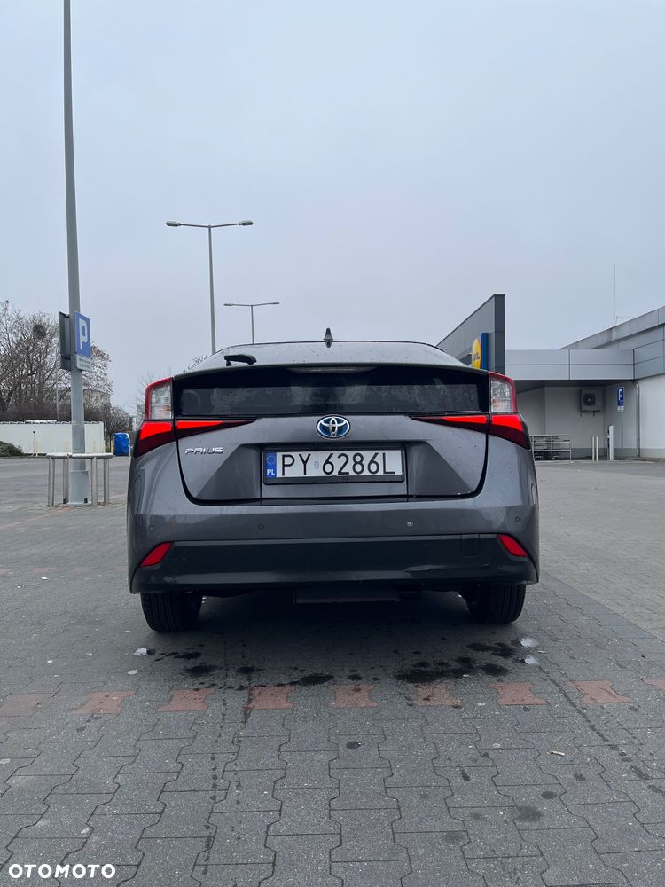 Toyota Prius Hybrid - 10