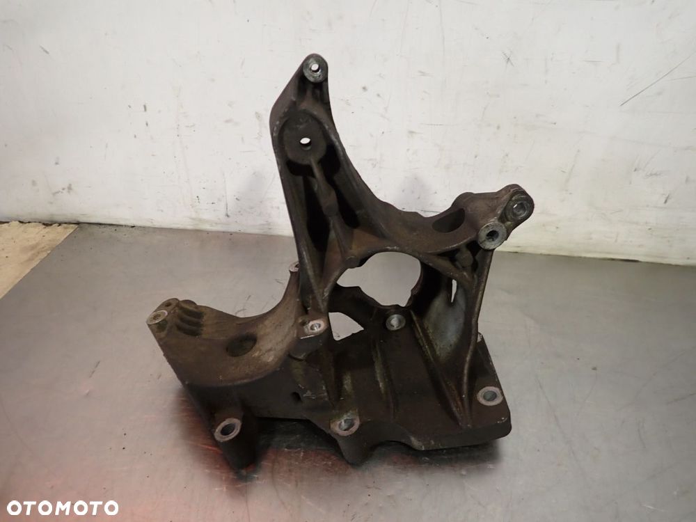 ŁAPA WSPORNIK MOCOWANIE RENAULT SCENIC I LIFT - 1