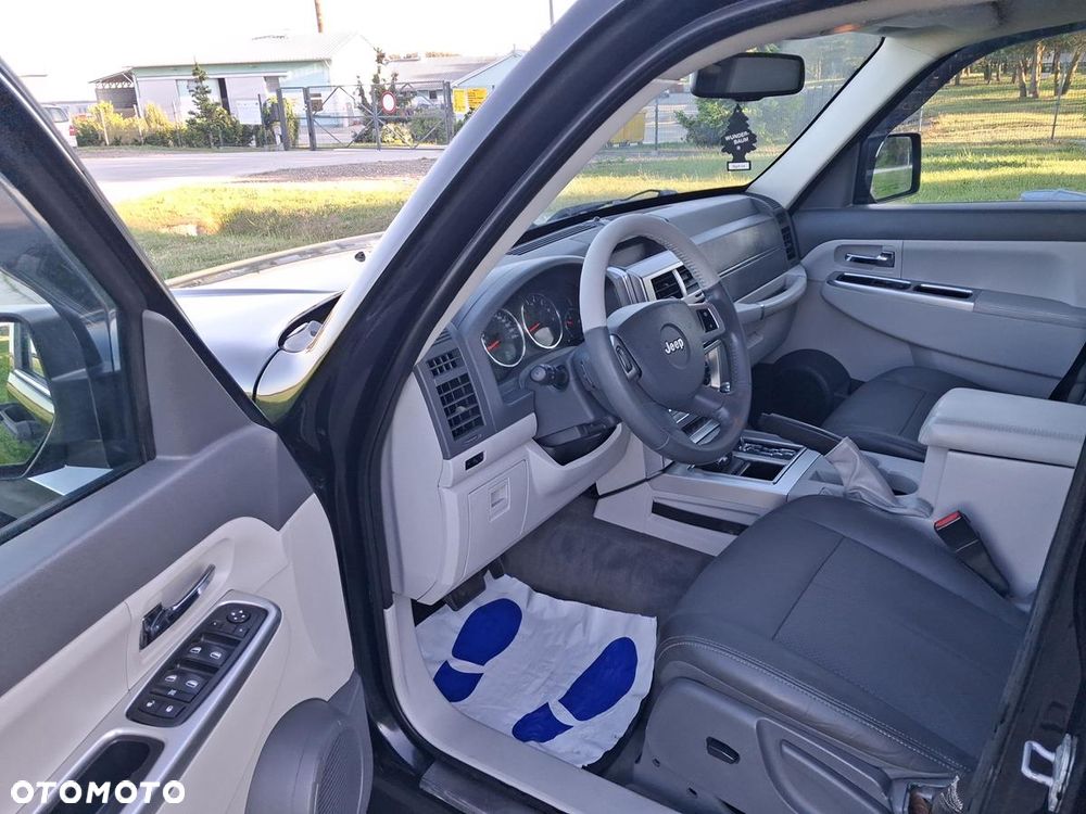 Jeep Cherokee - 22