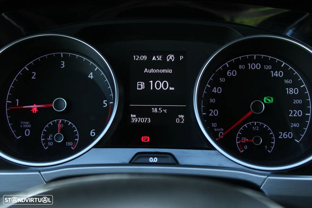 VW Touran 1.6 TDI Highline DSG - 21