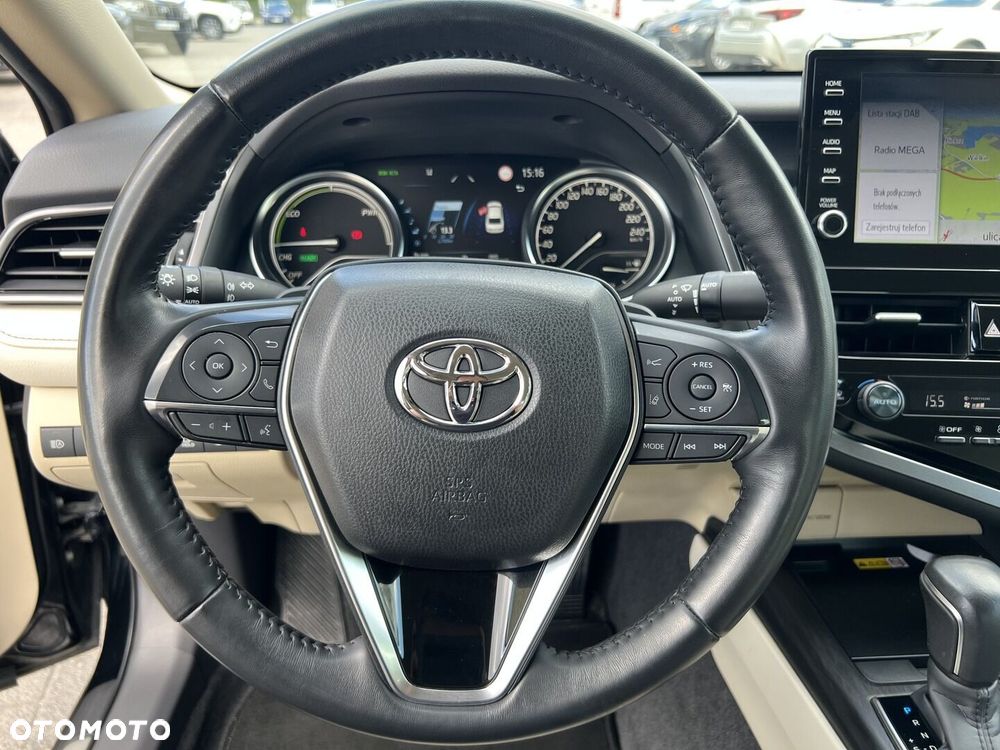 Toyota Camry 2.5 Hybrid Executive CVT - 16