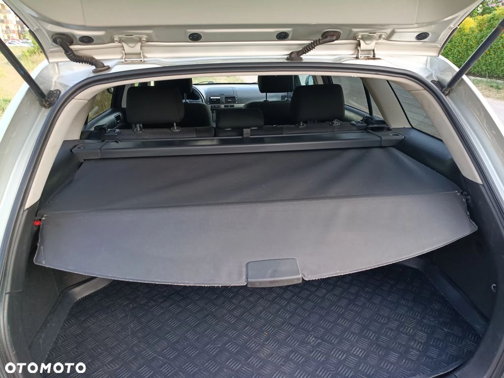 Toyota Avensis 2.0 D-4D - 18