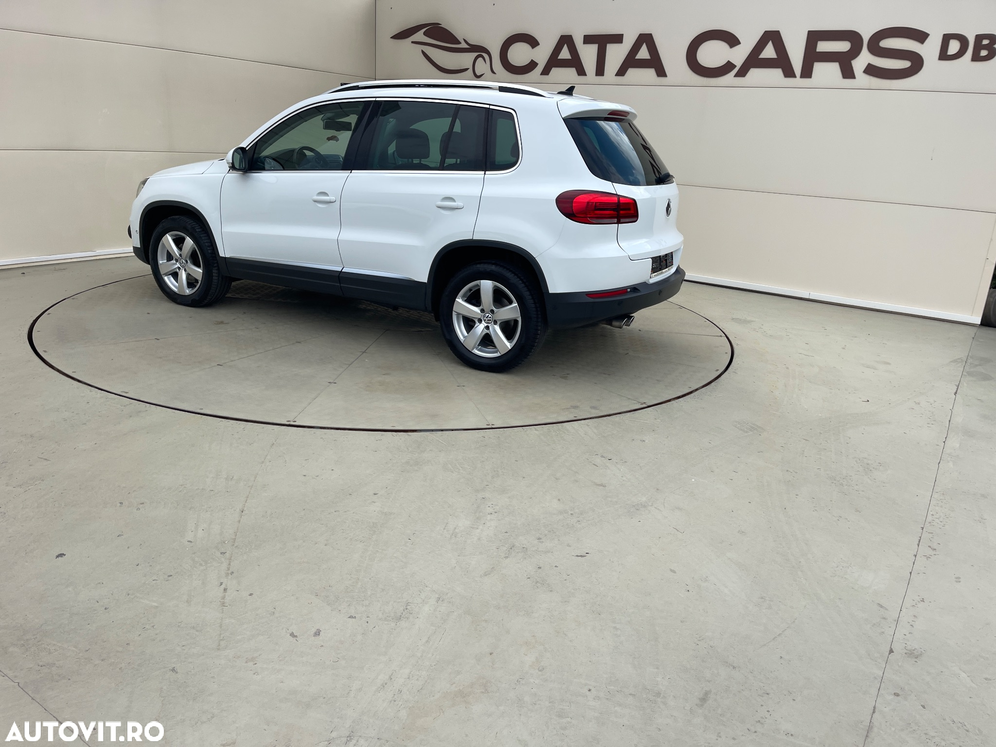 Volkswagen Tiguan 2.0 TDI DPF 4Motion BlueMotion Technology DSG Cup Sport & Style - 10