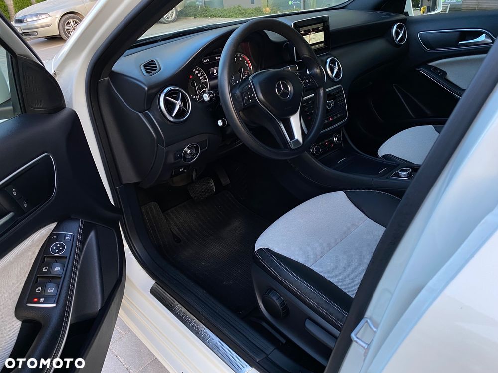 Mercedes-Benz Klasa A 180 7G-DCT - 6