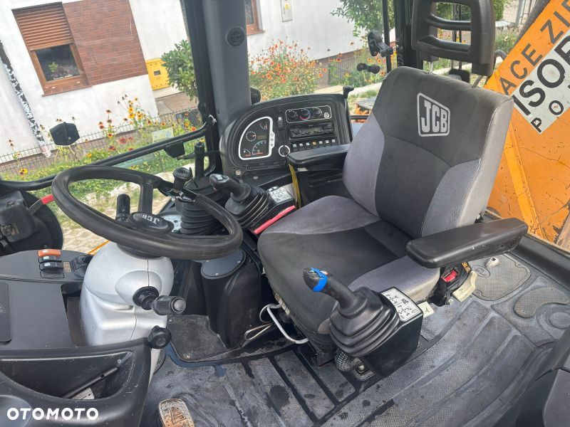 JCB 4CX APC - 12