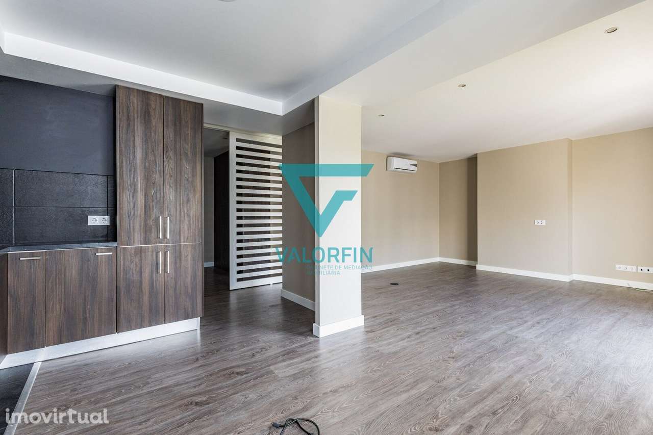 Apartamento T3 Remodelado no centro da Marinha Grande - Grande imagem: 2/22
