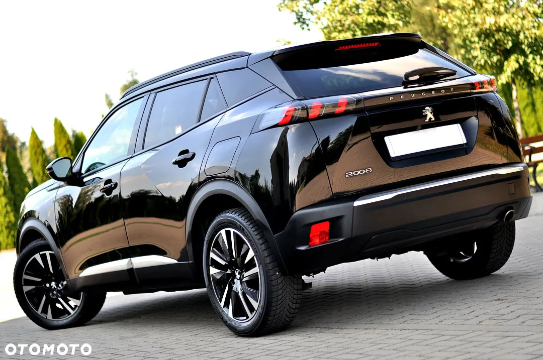 Peugeot 2008 BlueHDi 130 Allure S&S EAT8 - 11