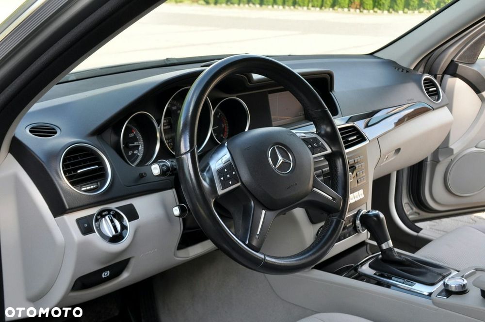 Mercedes-Benz Klasa C - 23