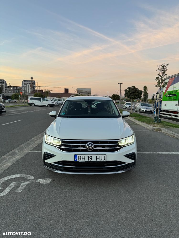 Volkswagen Tiguan - 2