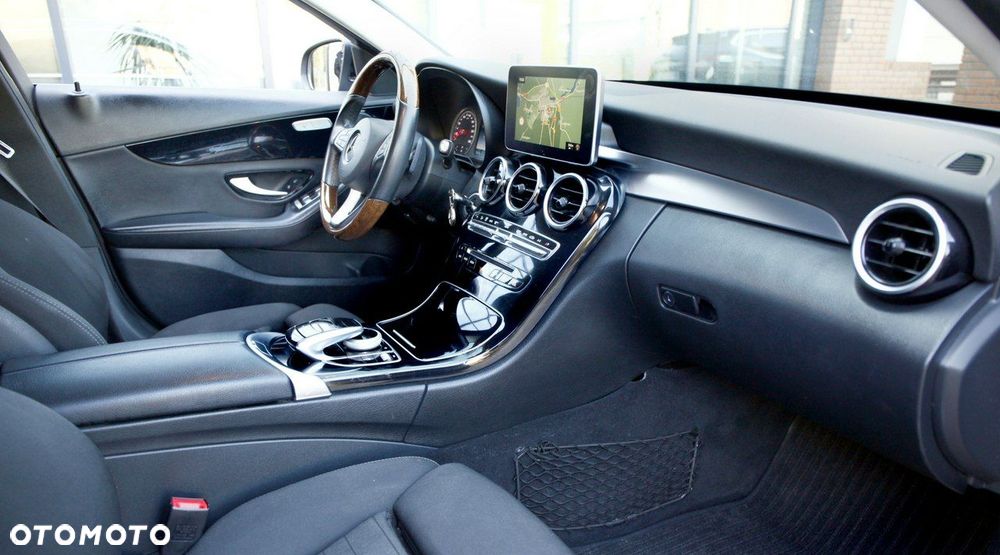 Mercedes-Benz Klasa C 250 d 9G-TRONIC - 11