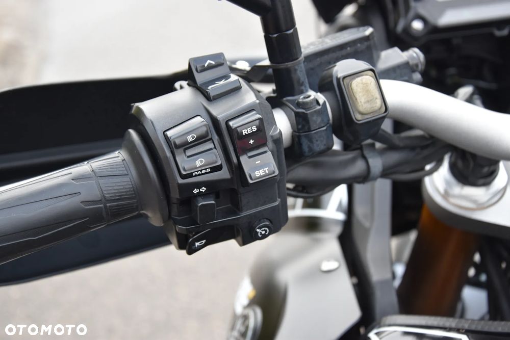 Yamaha Super Tenere - 10