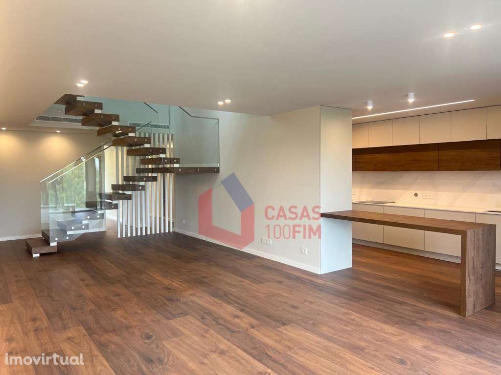 Penthouse T3 Duplex com Terraço Panorâmico, Jacuzzi e Vista Castelo - Grande imagem: 3/23