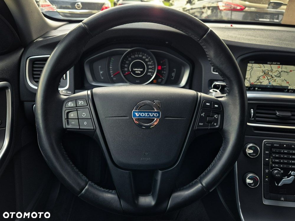 Volvo S60 D3 Momentum - 29