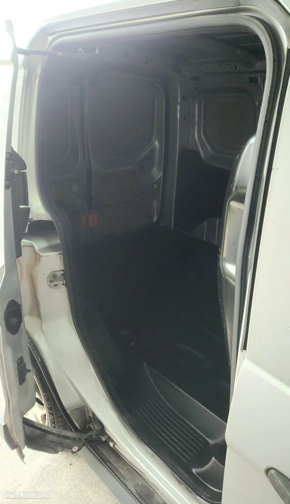 Ford Transit Connect 1.6 TDCI Pta. Lateral - 17