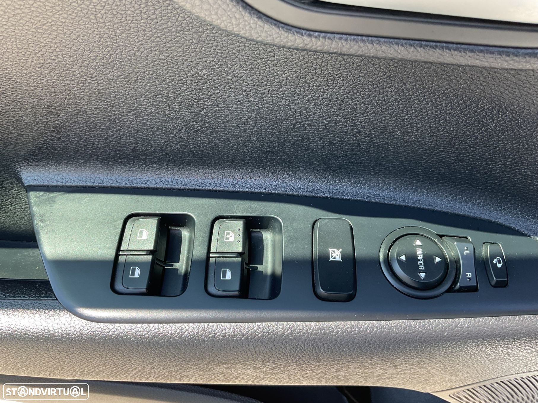 Kia Stonic 1.6 CRDi Urban - 29