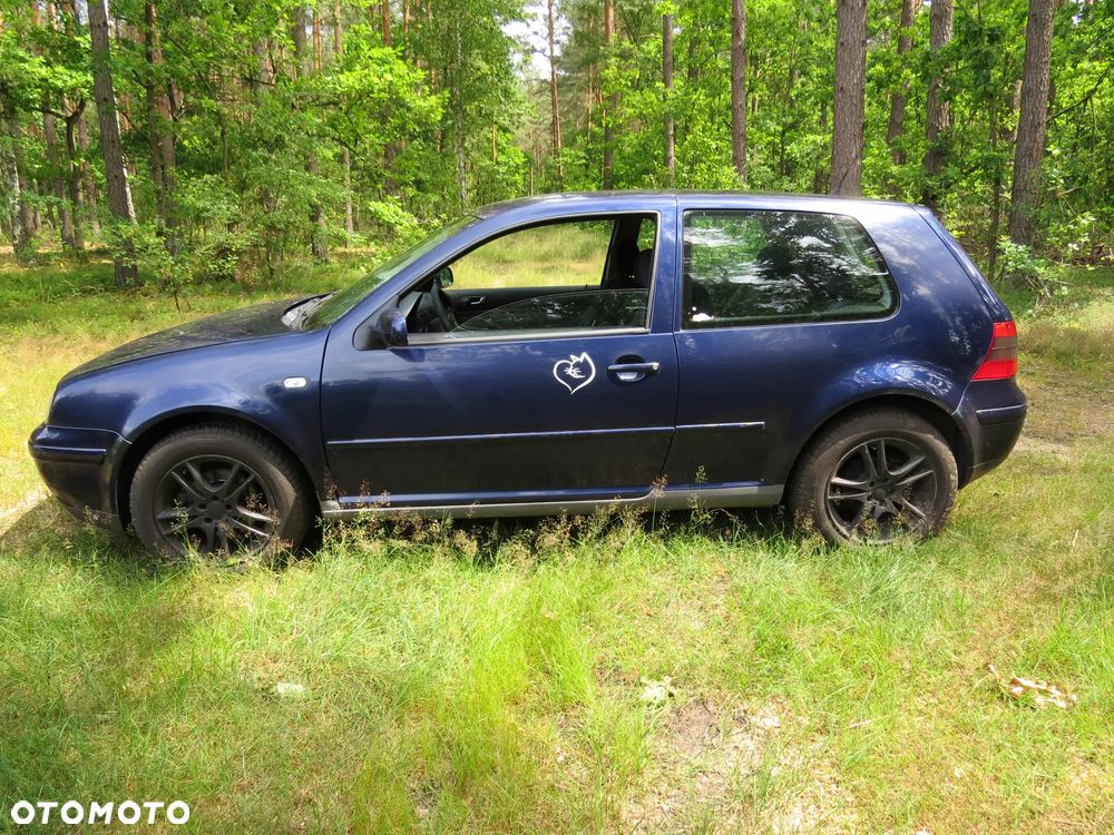 Volkswagen Golf - 1